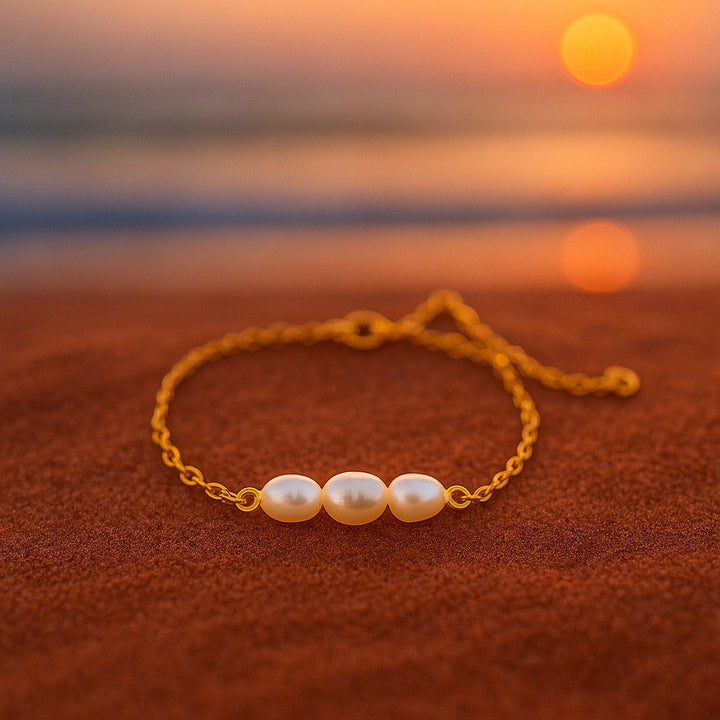 Three-Pearl Wool Bracelet