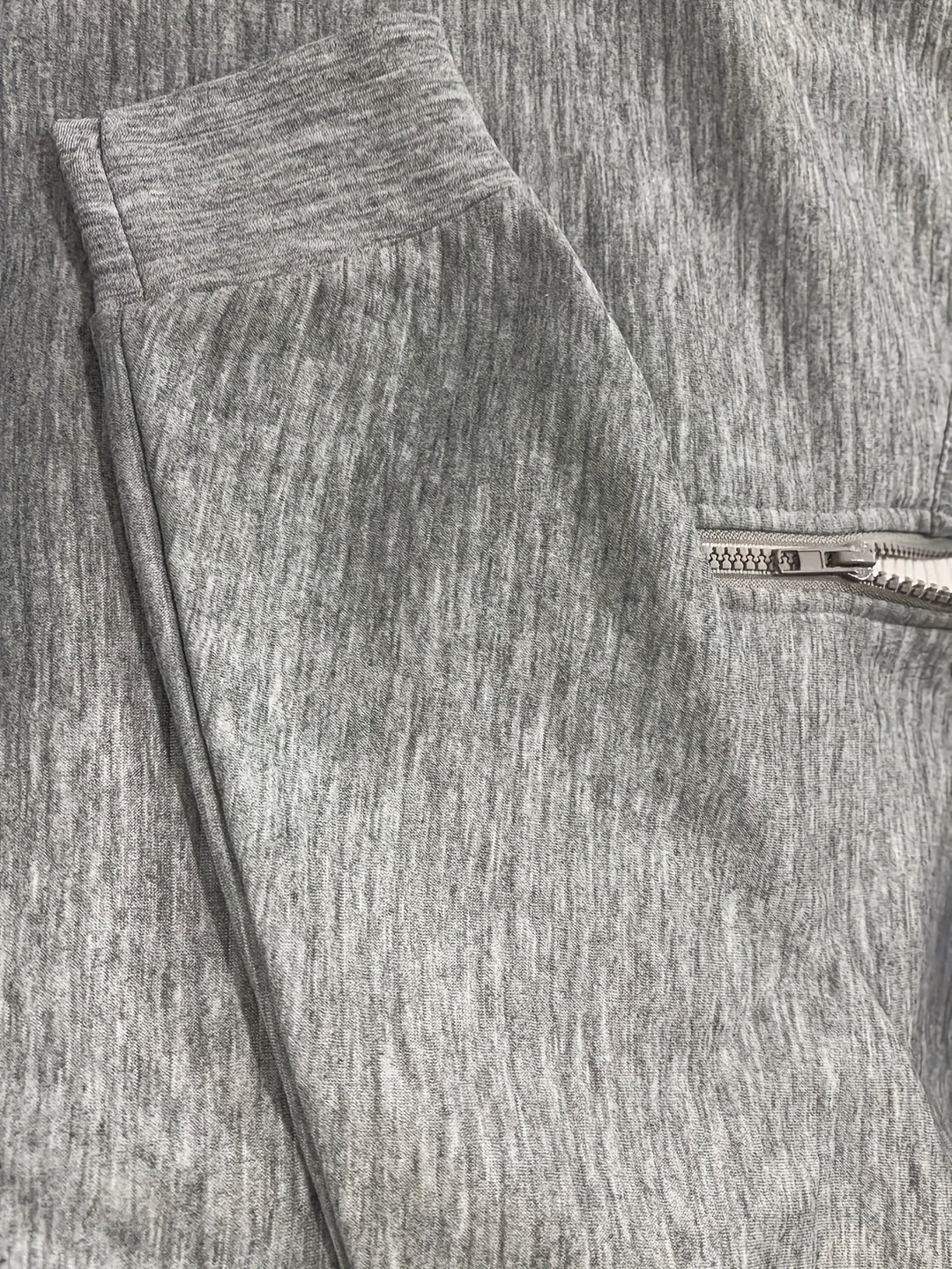 Hine | Elegant Zip-Front Knit Sweatshirt